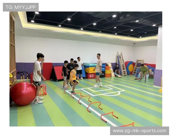 琫员如何通过体能训练提升赛季后段爆发力与恢复